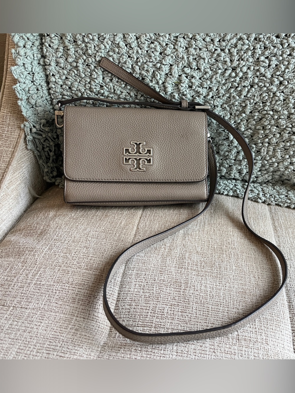 Tory Burch Pebbled Leather Crossbody in Taupe Gray